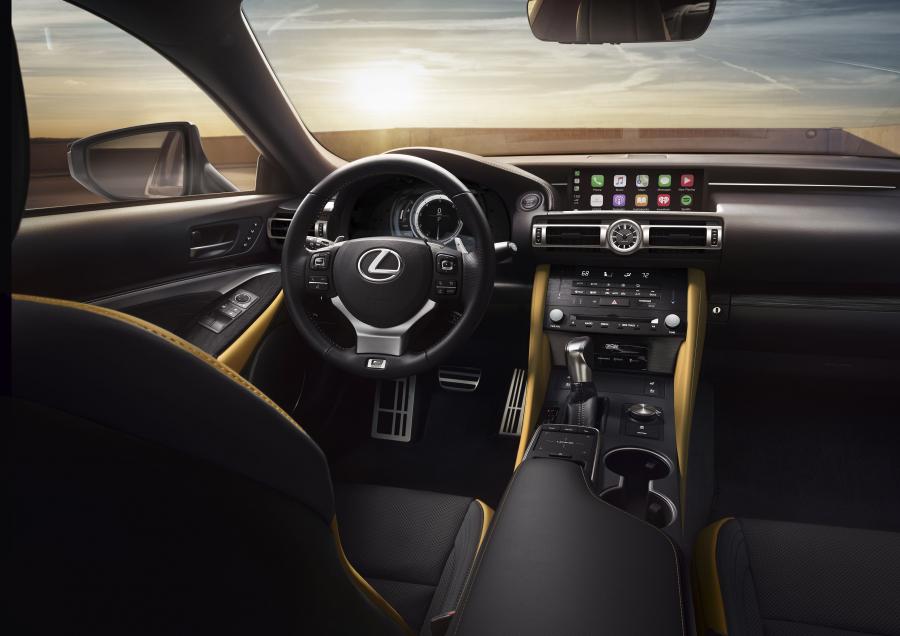 Торпедо Lexus RC300 2018 года  (NA) (фото 4 из 8)